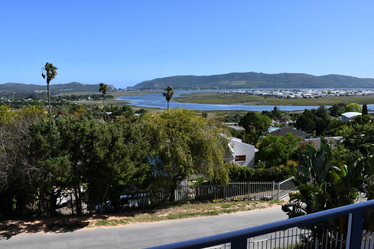 Friendz Guesthouse Knysna Extérieur photo