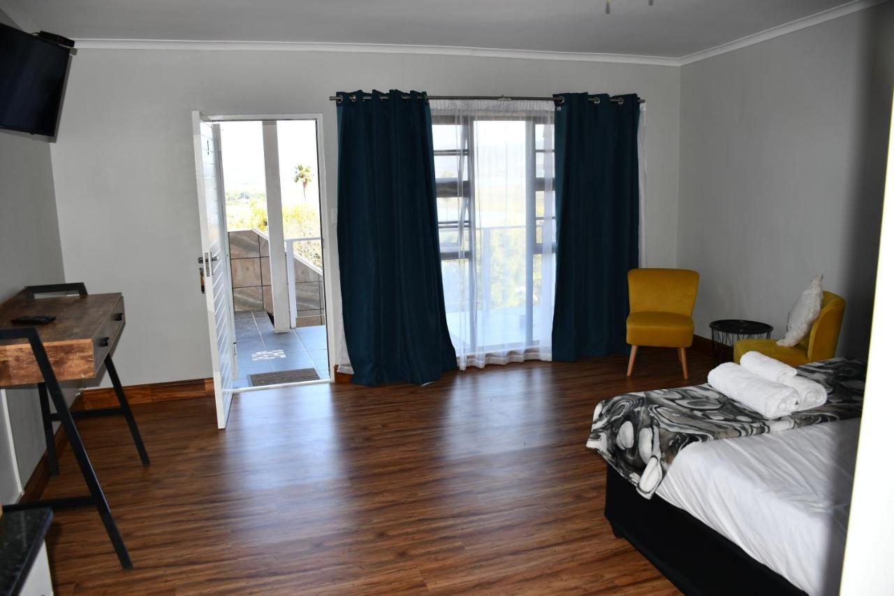 Friendz Guesthouse Knysna Extérieur photo