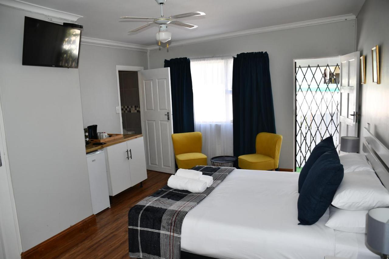 Friendz Guesthouse Knysna Extérieur photo