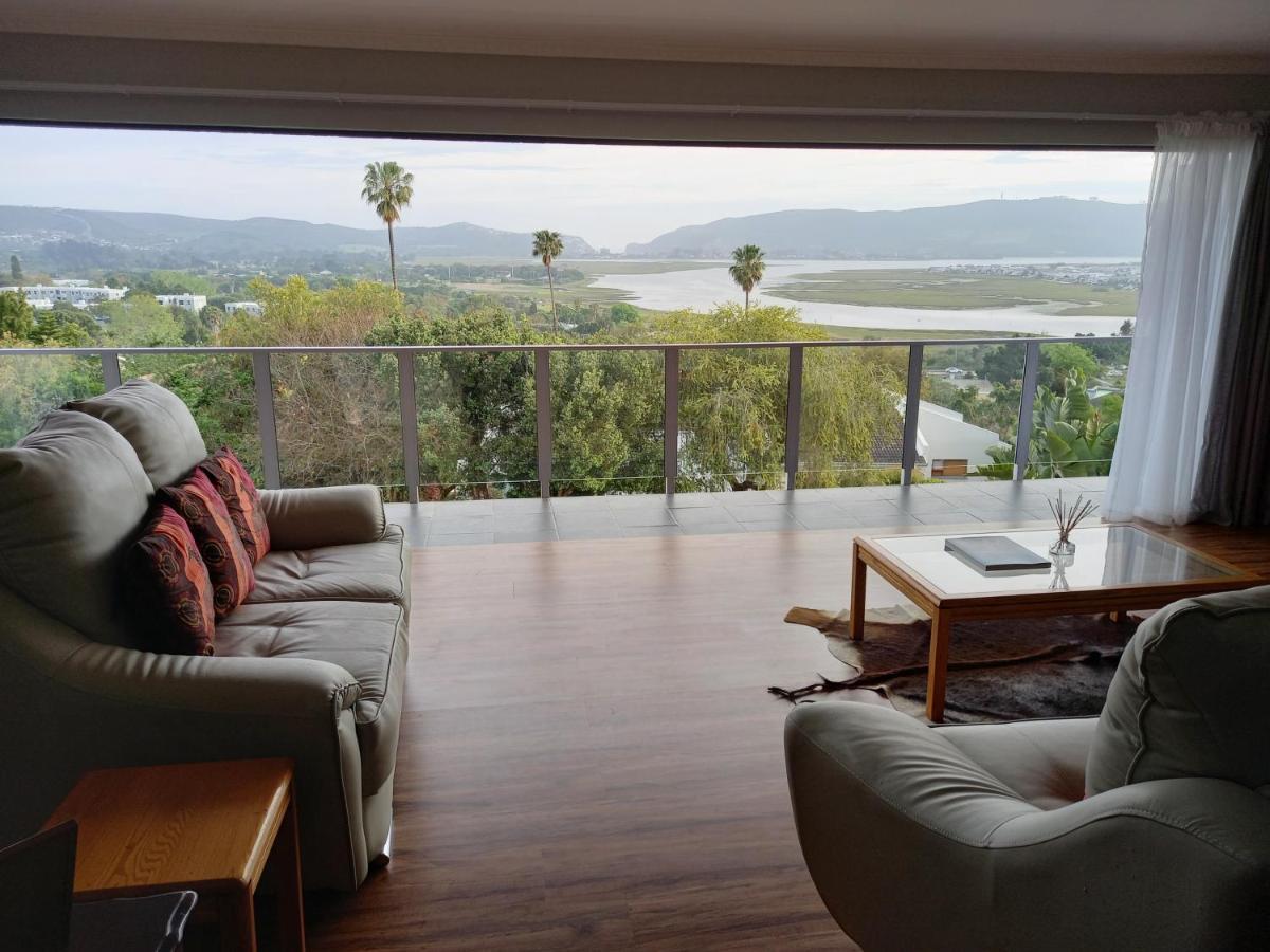 Friendz Guesthouse Knysna Extérieur photo