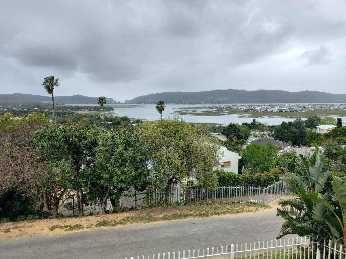 Friendz Guesthouse Knysna Extérieur photo