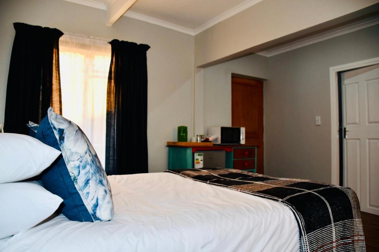 Friendz Guesthouse Knysna Extérieur photo