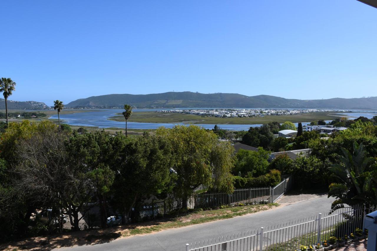 Friendz Guesthouse Knysna Extérieur photo