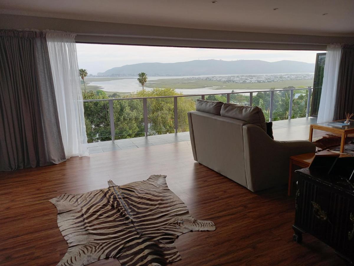 Friendz Guesthouse Knysna Extérieur photo